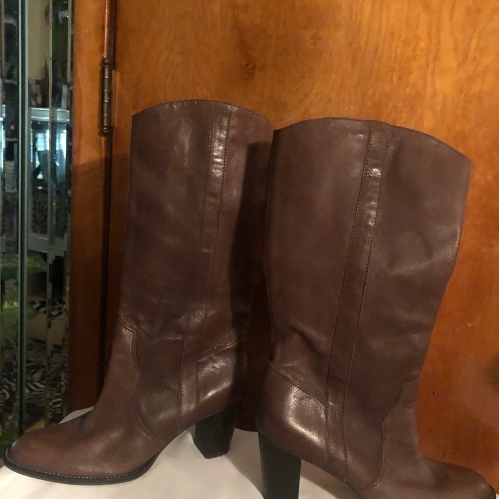 Michael Kors midcalf  brown leather boots. - Picture 3 of 3